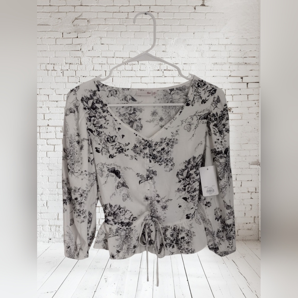 SO White And Black Peplum Blouse Juniots SIZE XS - New With Tags